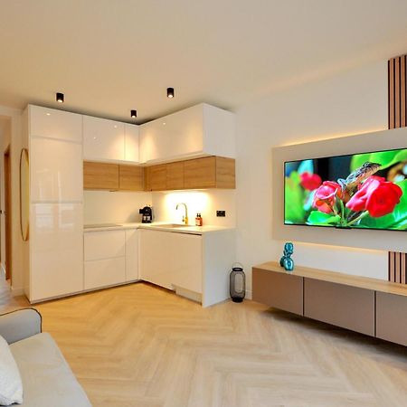 Monaco # Menton - 6 Persons - 2 Bedrooms - Full Renovated - Private Parking - Hypercenter - Clim - Beach And Sun Ментона Екстериор снимка