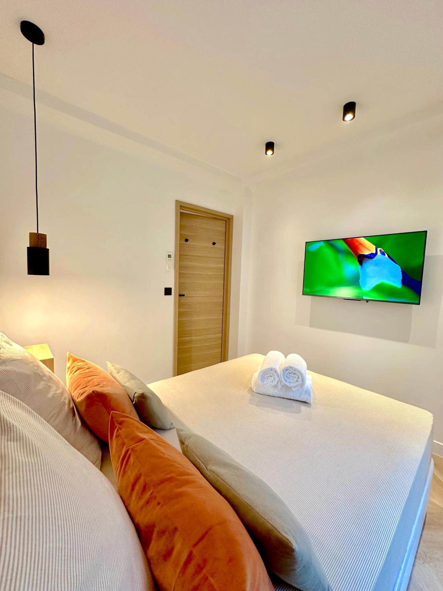 Monaco # Menton - 6 Persons - 2 Bedrooms - Full Renovated - Private Parking - Hypercenter - Clim - Beach And Sun Ментона Екстериор снимка