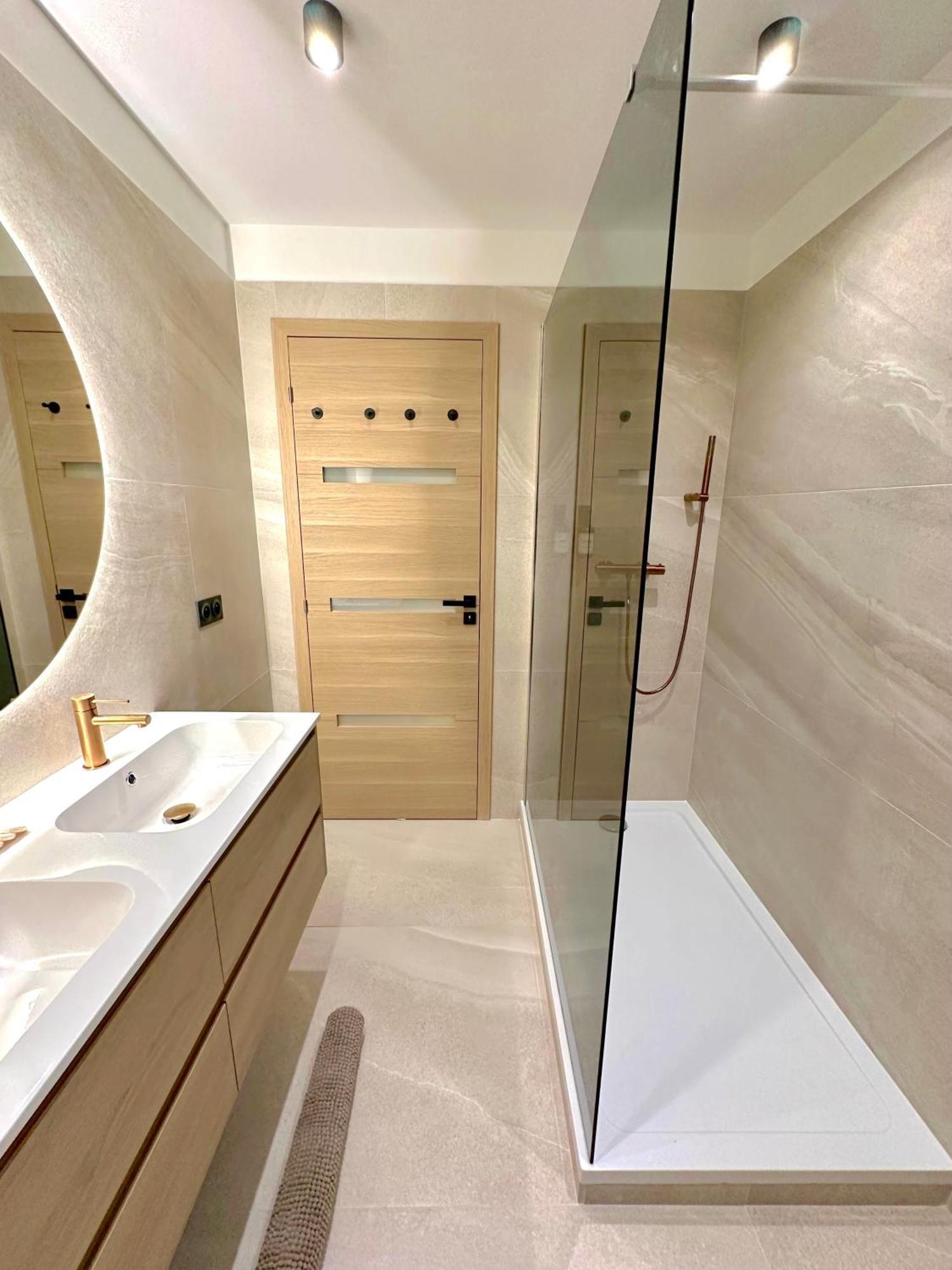 Monaco # Menton - 6 Persons - 2 Bedrooms - Full Renovated - Private Parking - Hypercenter - Clim - Beach And Sun Ментона Екстериор снимка